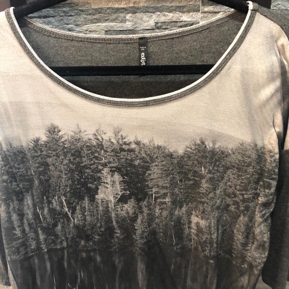 NWOT Sheer Overlay Pattern 3/4 Length Sleeve Top - Picture 3 of 6